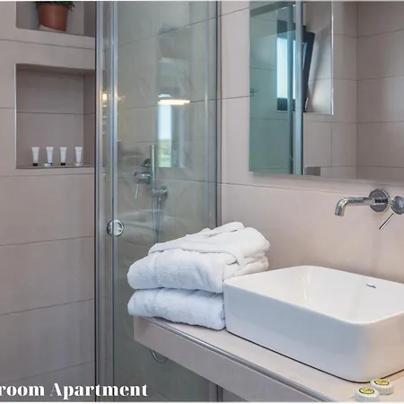 Dionisos Luxury 4*